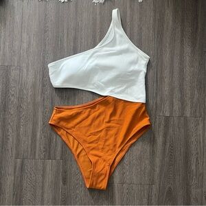 One Piece Swimsuit with side cutout